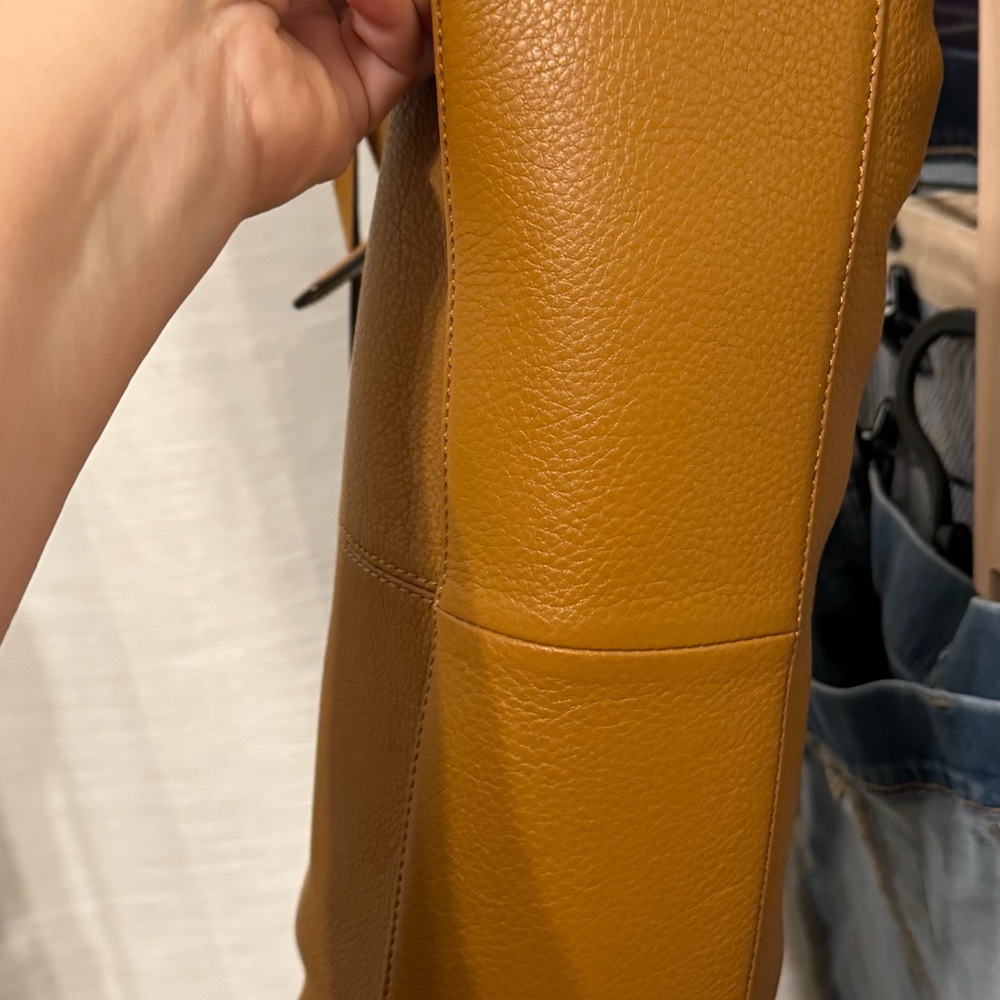 Calvin Klein shoulder bag, tan leather (?) - Picture 4 of 12
